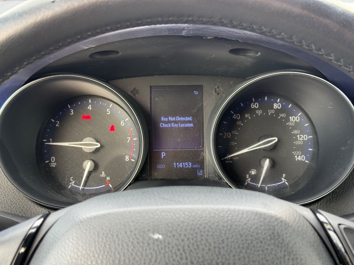 Used 2020 Toyota C-HR XLE FWD image 30