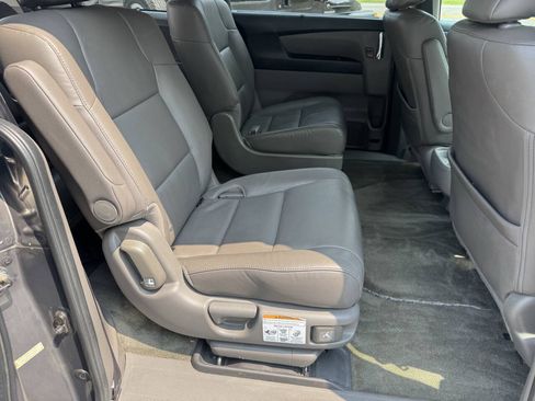 Used 2014 Honda Odyssey Touring image 18