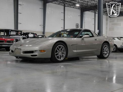 Used 1999 Chevrolet Corvette Coupe w/ Memory Pkg RWD image 21