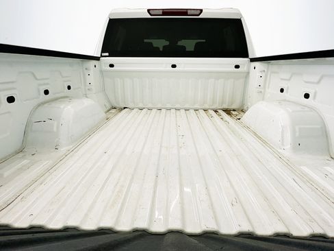 Used 2024 GMC Sierra 1500 Elevation image 30