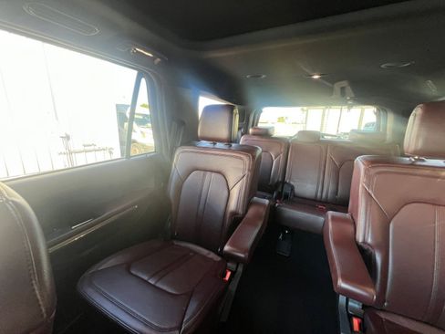 Used 2024 Ford Expedition Limited image 39