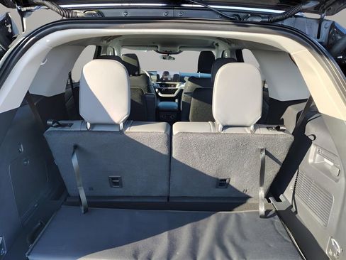 New 2026 Ford Explorer Active w/ Active Comfort Package image 10