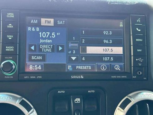 Used 2012 Jeep Wrangler Unlimited Sahara AWD/4WD image 34
