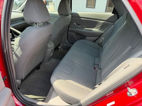 Used 2024 Hyundai Elantra SEL FWD image 15
