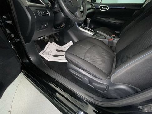 Used 2019 Nissan Sentra SR FWD image 12