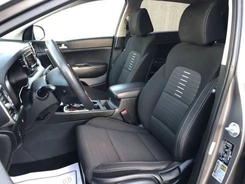 Used 2018 Kia Sportage LX image 10