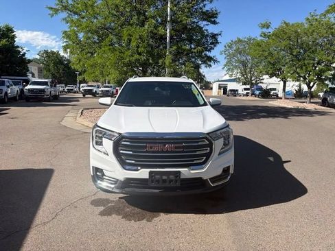 Used 2024 GMC Terrain SLT AWD/4WD image 9