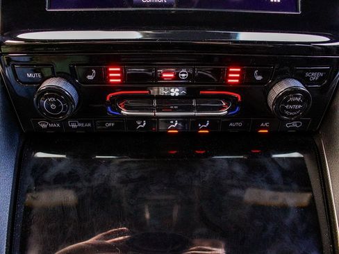 Used 2024 Jeep Grand Cherokee Altitude image 23