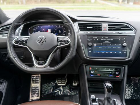Used 2022 Volkswagen Tiguan SEL R-Line AWD/4WD image 13