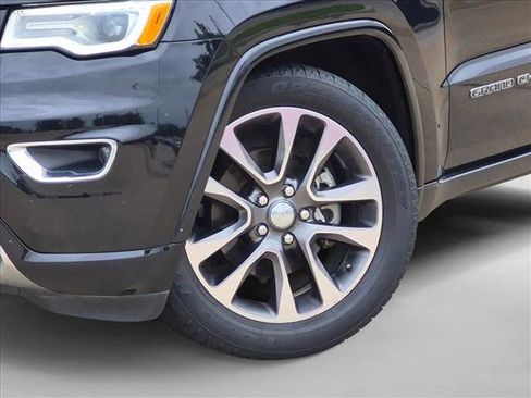 Used 2017 Jeep Grand Cherokee Overland AWD/4WD image 8