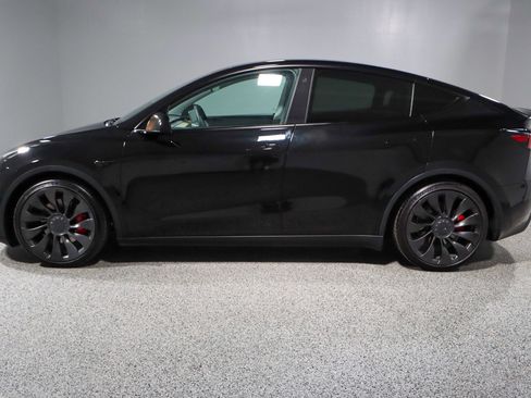 Used 2022 Tesla Model Y Performance image 10
