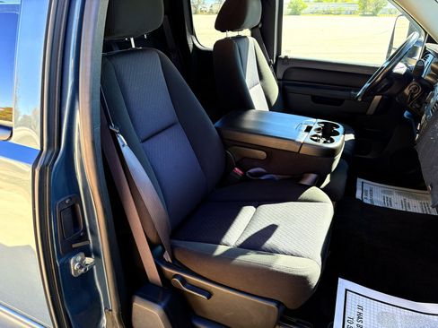 Used 2011 Chevrolet Silverado 2500 LT w/ Interior Plus Package image 46