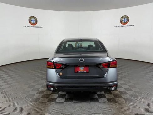Used 2025 Nissan Altima 2.5 SV FWD image 19