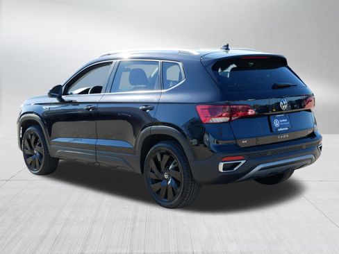 Used 2024 Volkswagen Taos SE image 4