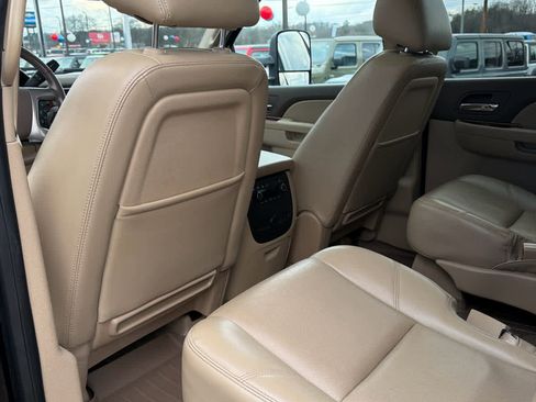 Used 2013 GMC Yukon XL 2500 SLT w/ SLT-2 Equipment Package image 13