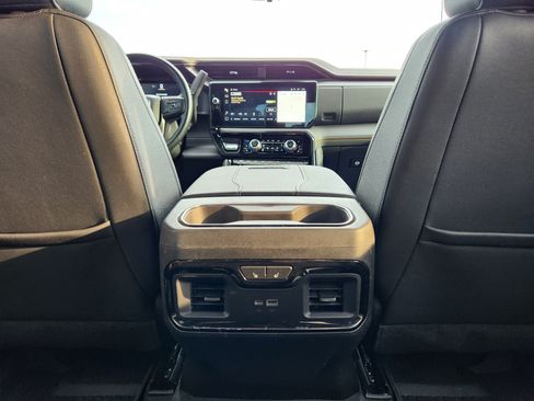Used 2024 GMC Sierra 2500 AT4 w/ AT4 Premium Plus Package AWD/4WD image 14