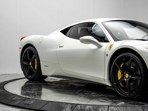 Used 2015 Ferrari 458 Italia Coupe image 25