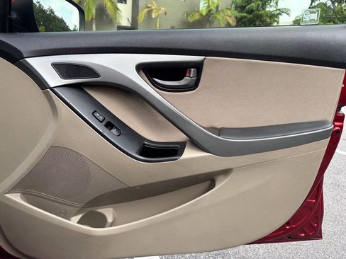 Used 2015 Hyundai Elantra SE w/ Option Group 02 image 14