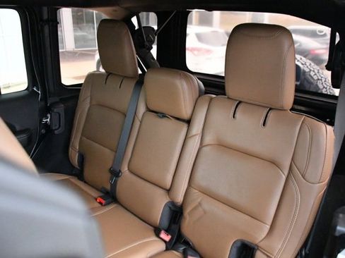 Used 2020 Jeep Wrangler Unlimited Rubicon w/ Dual Top Group image 13