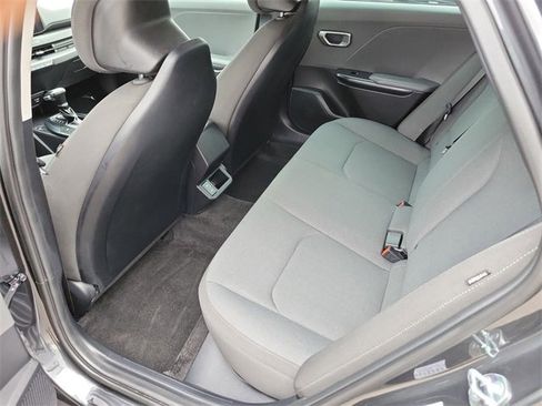 Used 2025 Kia K4 LXS image 19