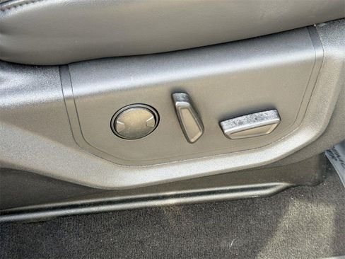 Used 2024 Ford Expedition XLT image 33