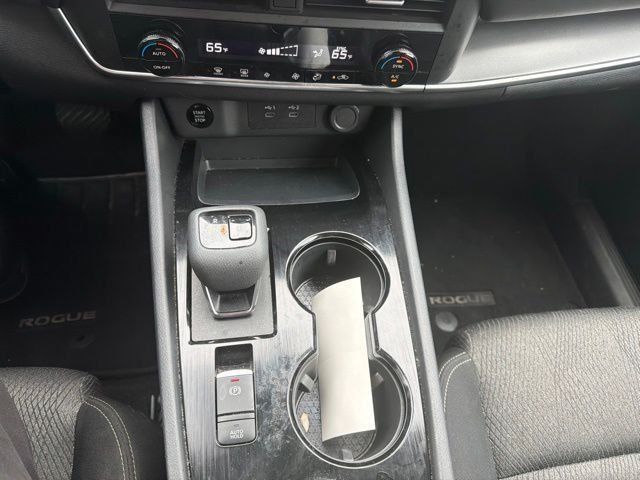 Used 2024 Nissan Rogue SV AWD/4WD image 17
