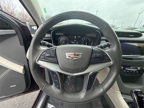 Used 2023 Cadillac XT5 Premium Luxury image 14