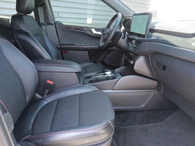Certified 2025 Ford Escape ST-Line w/ Tech Pack #1 FWD image 31