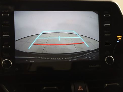 Used 2021 Toyota C-HR LE FWD image 8