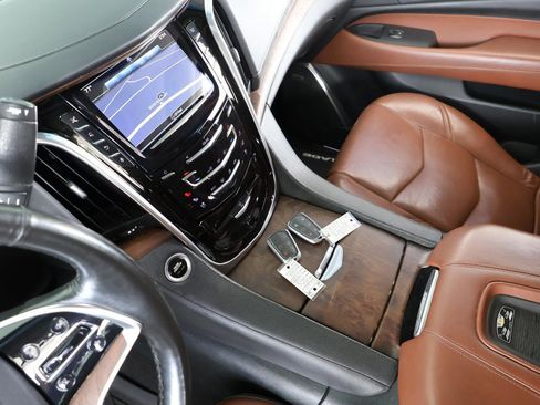 Used 2016 Cadillac Escalade ESV Premium AWD/4WD image 43