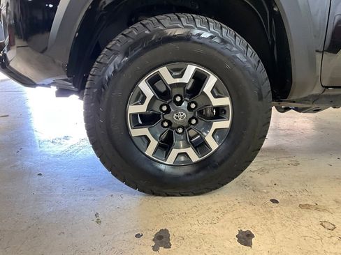Used 2016 Toyota Tacoma TRD Off-Road image 17