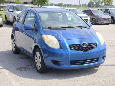 Used 2007 Toyota Yaris 2-Door Hatchback FWD image 2