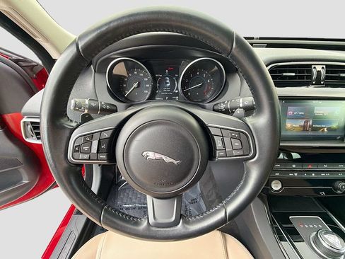 Used 2017 Jaguar XE Premium RWD image 38