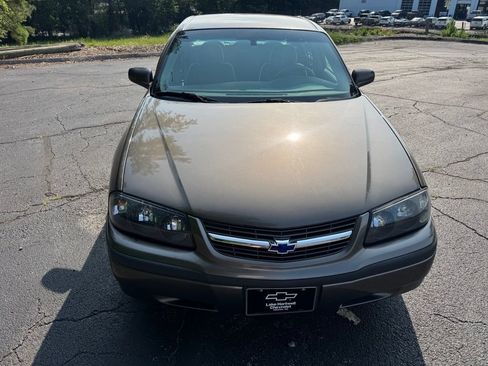Used 2002 Chevrolet Impala w/ Preferred Equipment Group FWD image 9