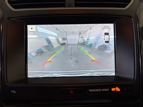 Used 2018 Ford Explorer XLT w/ Equipment Group 202A FWD image 31