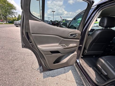 Used 2021 GMC Acadia SLT w/ Premium Package AWD/4WD image 27