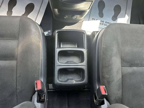Used 2020 Dodge Grand Caravan SE FWD image 19