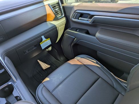 New 2026 GMC Sierra 3500 Denali w/ Denali Reserve Package image 16