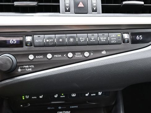 Used 2019 Lexus ES 350 Ultra Luxury w/ Accessory Package 2 FWD image 30