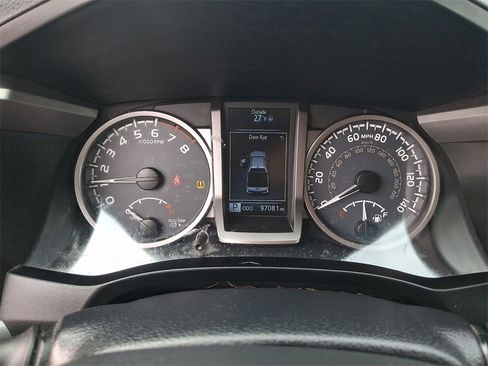 Used 2017 Toyota Tacoma SR5 w/ Tow Package image 21