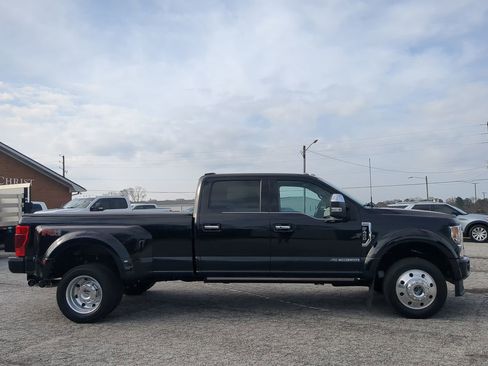 Used 2021 Ford F450 Platinum w/ FX4 Off-Road Package image 2