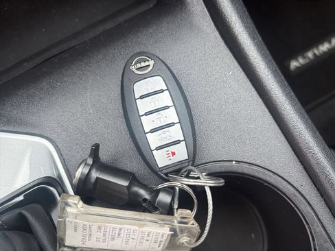 Used 2025 Nissan Altima 2.5 SV FWD image 20