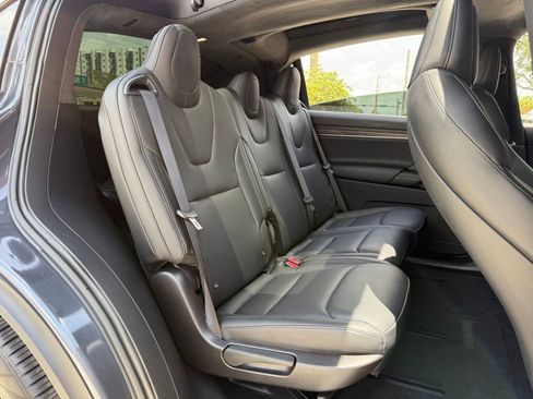Used 2023 Tesla Model X AWD/4WD image 18