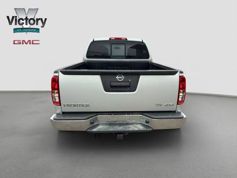 Used 2019 Nissan Frontier SV image 16