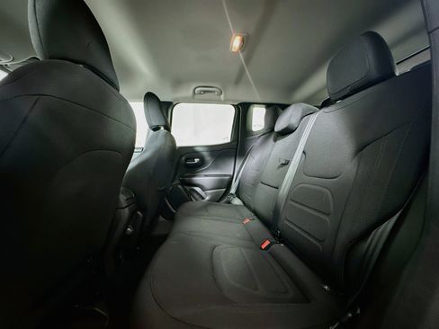 Used 2022 Jeep Renegade Latitude w/ Convenience Group AWD/4WD image 27