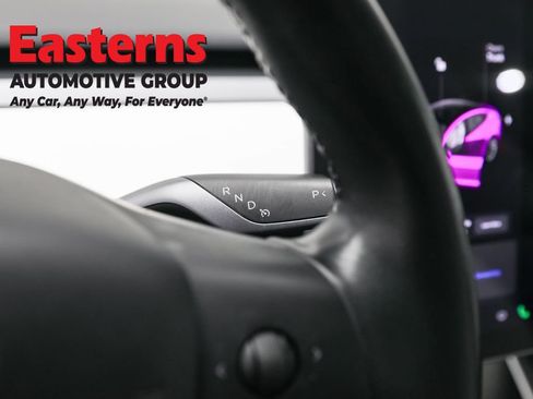 Used 2019 Tesla Model 3 Standard Range image 13