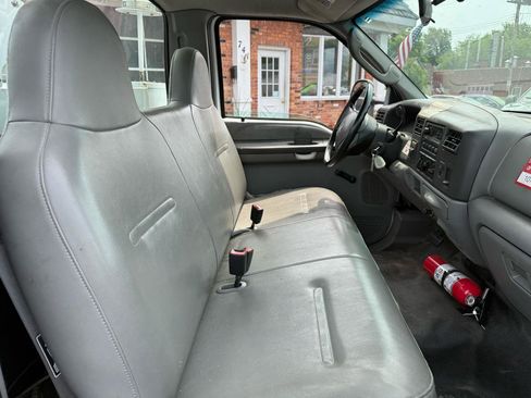 Used 2003 Ford F550 2WD Regular Cab Super Duty image 17