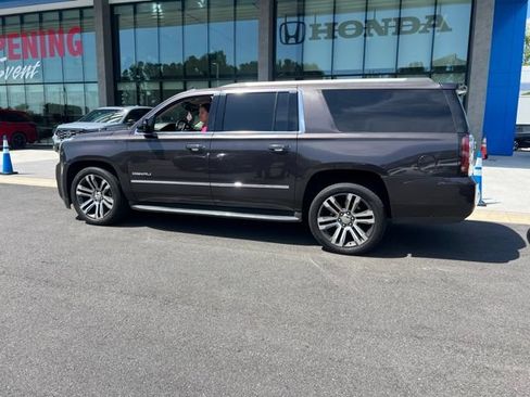Used 2017 GMC Yukon XL Denali w/ Open Road Package RWD image 5