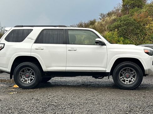 Used 2019 Toyota 4Runner TRD Off-Road Premium image 3