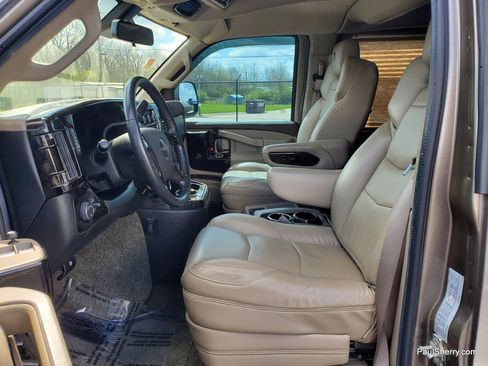 Used 2021 GMC Savana 2500 RWD image 42